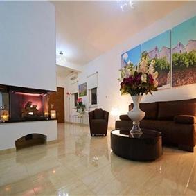 4 bedroom hilltop villa with pool near Jesenice, sleeps 8